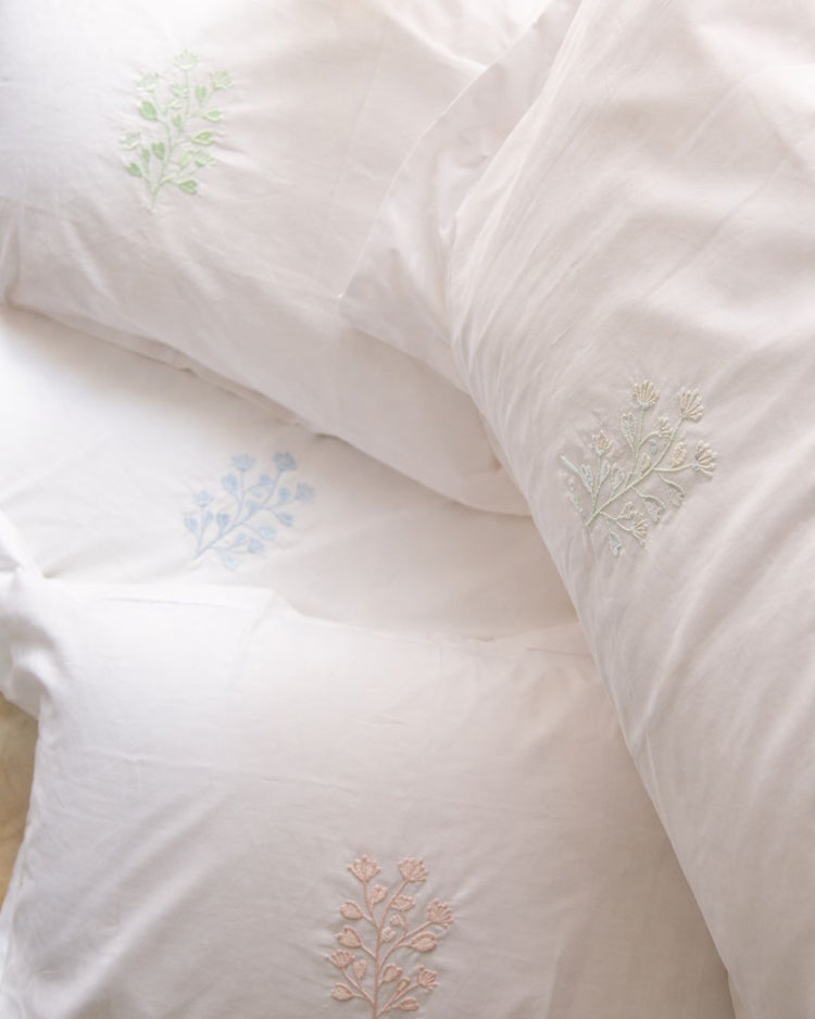 500 TC White Bedsheet with Contrast Embroidery | White