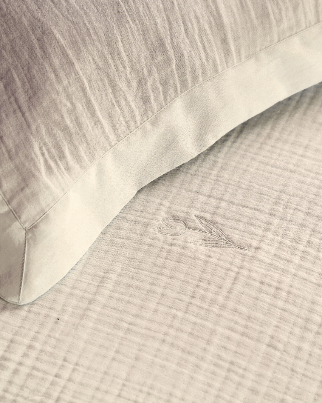 Muslin Duvet with Tulip Embroidery (4 Layer)