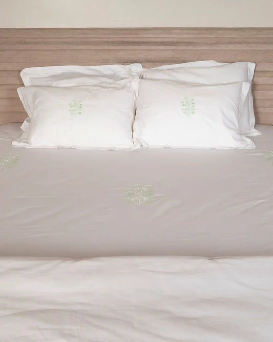 500 TC Bedsheet  White with Contrast Embroidery |Green