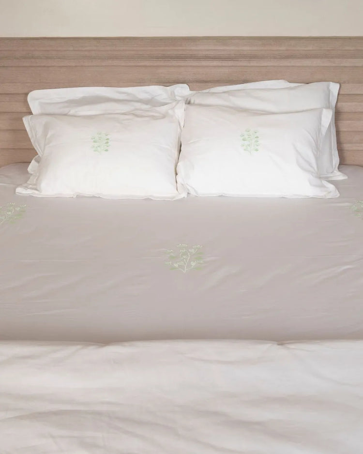 500 TC Bedsheet  White with Contrast Embroidery |Green