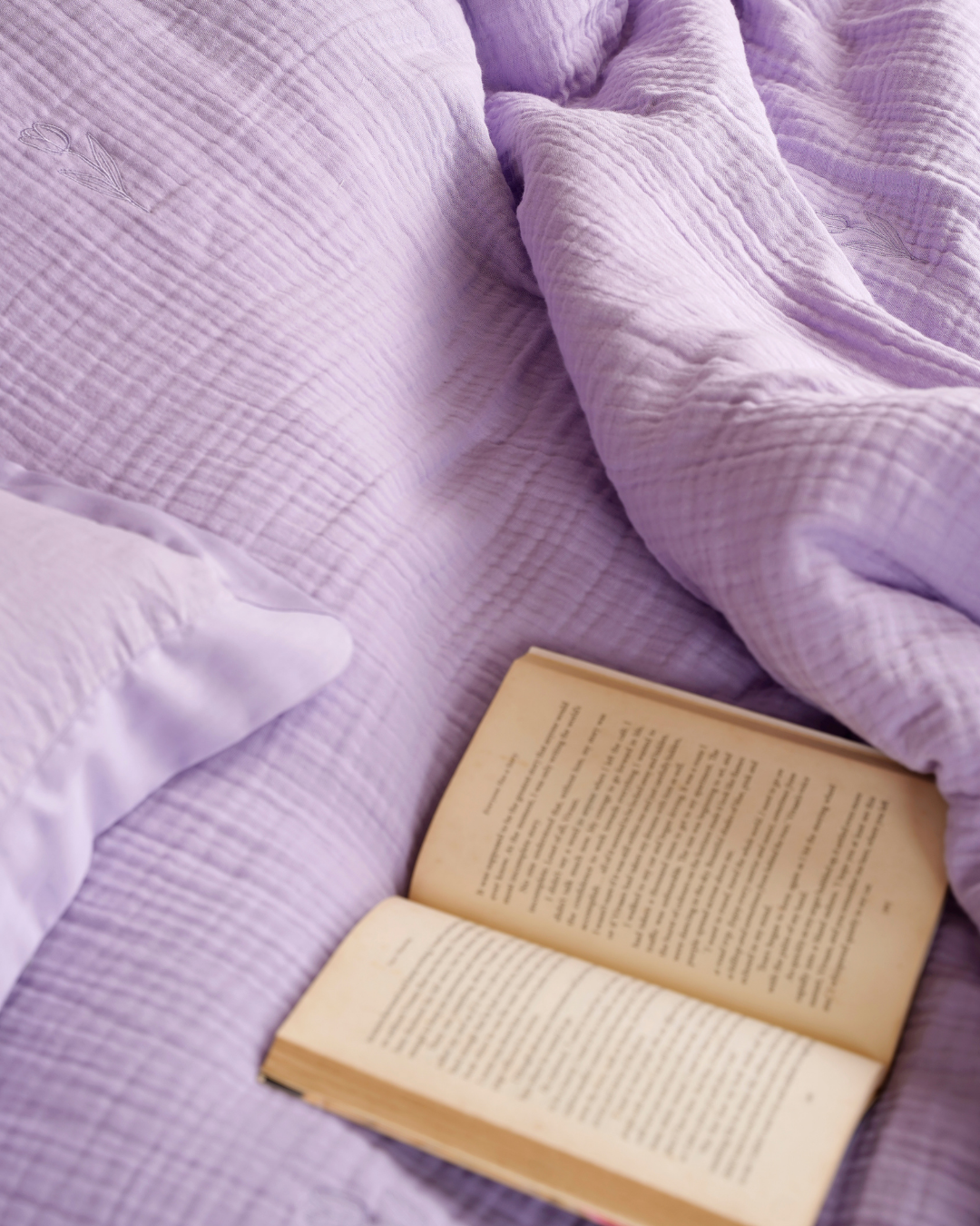 Muslin Duvet with Tulip Embroidery (4 Layer)