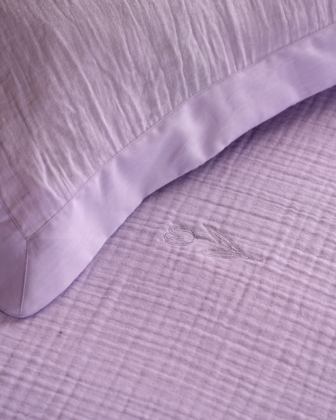 Muslin Duvet with Tulip Embroidery (4 Layer)