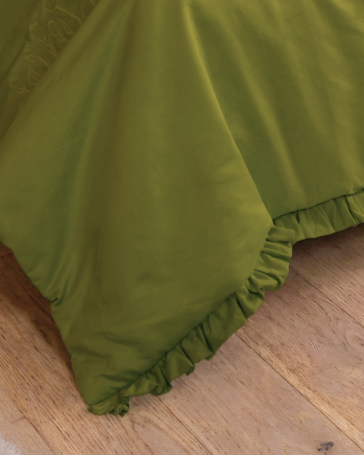 1000 TC Embroidered Duvet with Ruffles