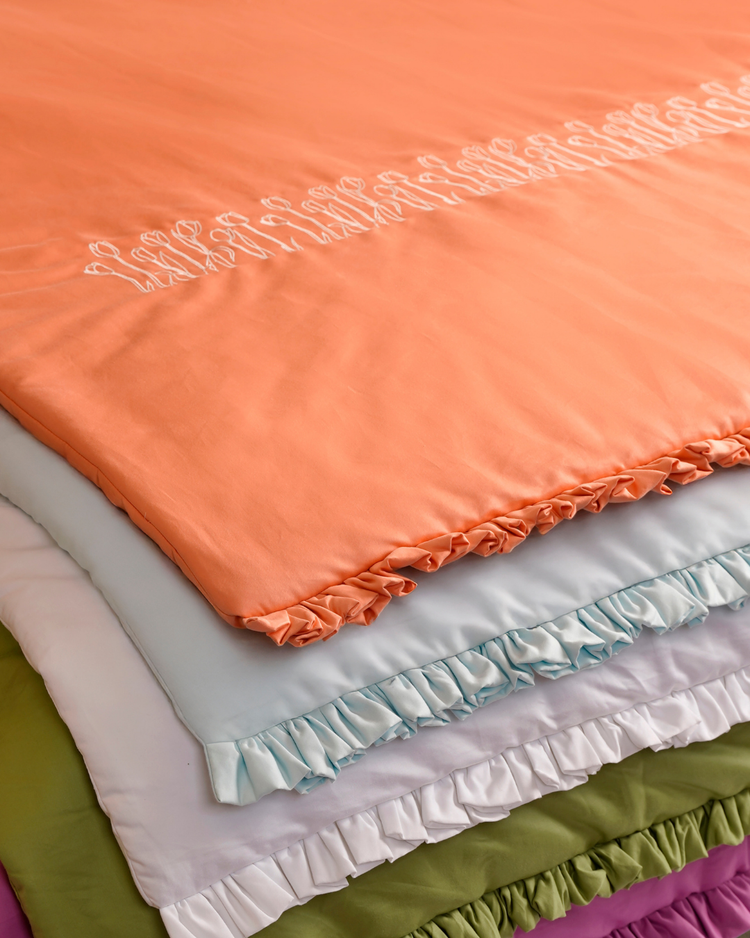1000 TC Embroidered Duvet with Ruffles