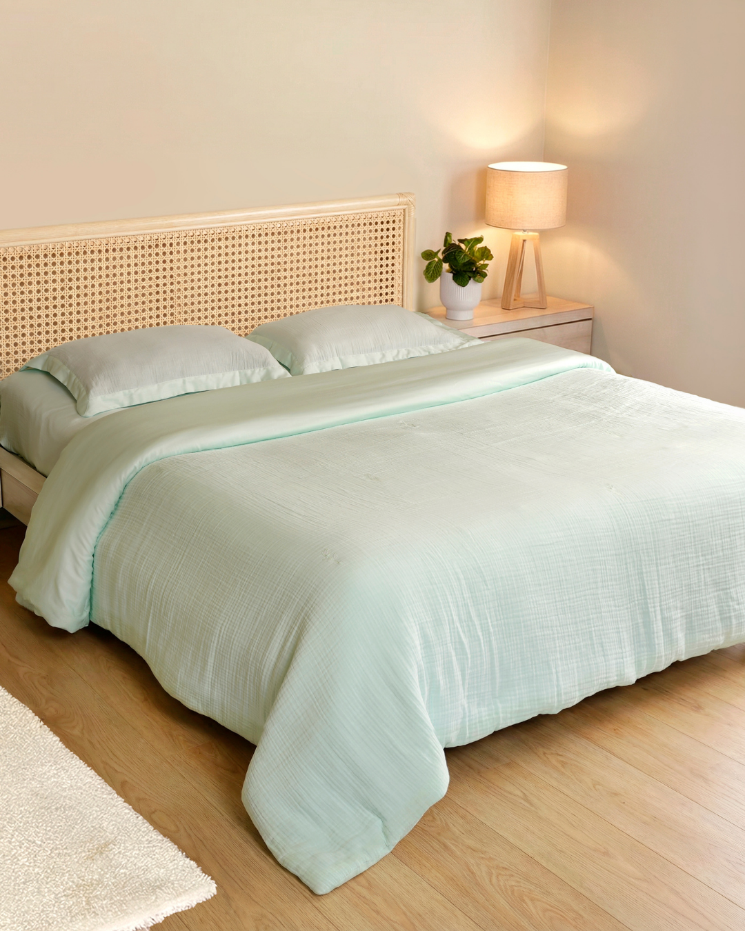 Muslin Duvet with Tulip Embroidery (4 Layer)