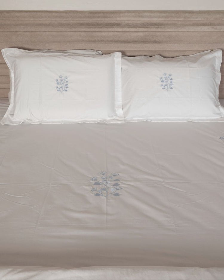 500 TC White Bedsheet with Contrast Embroidery | Blue