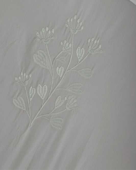 500 TC Bedsheet White with Contrast Embroidery | White