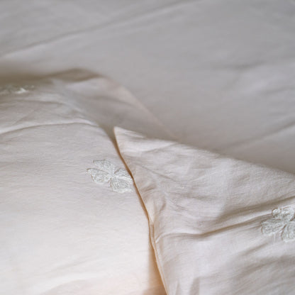 White sheet set